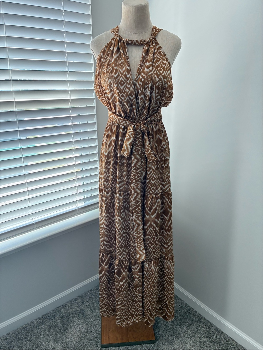 NWT Beachsissi Women's Tan Patterned Adjustable V-Neck Maxi Dress